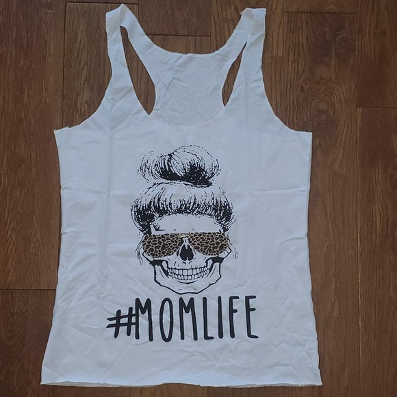 #MOMLIFE skull tank top - Picture 11 of 12